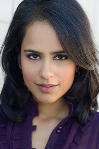 الممثل Agam Darshi