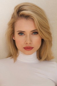 الممثل Agathe Levi
