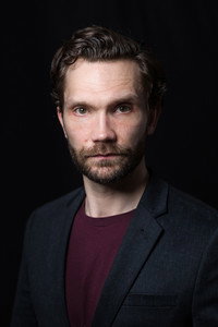 الممثل Alex Walton