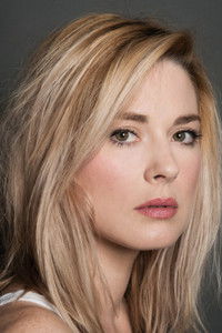 الممثل Alexandra Breckenridge