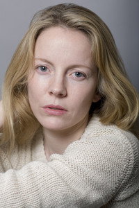 الممثل Alexandra Moen