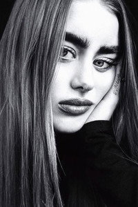 الممثل Alli Hart
