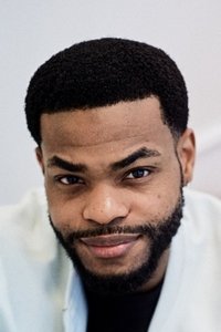 الممثل Andrew Bachelor
