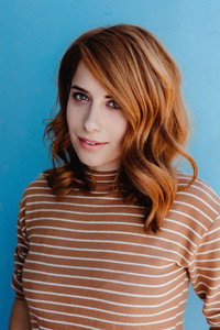 المخرج Angela Gulner