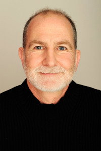 المخرج Bill Guttentag