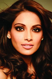 الممثل Bipasha Basu