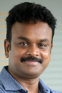 المخرج Bommarillu Baskar