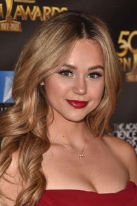 الممثل Brec Bassinger