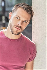 المخرج Brock Harris