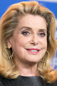 الممثل Catherine Deneuve