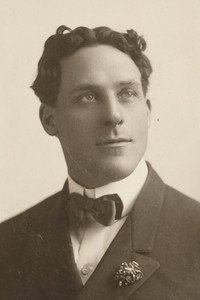 المخرج Charles R. Bowers