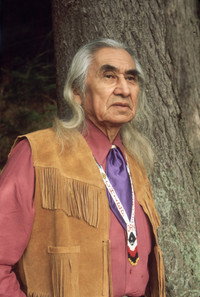 الممثل Chief Dan George