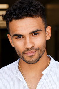 الممثل Colin McCalla