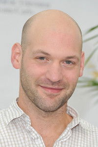 الممثل Corey Stoll