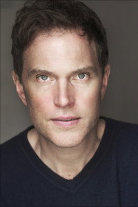 الممثل Daniel Lapaine