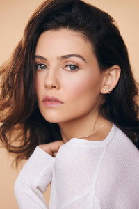 الممثل Danielle Campbell