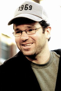 المخرج Dave Meyers