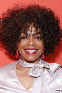 الممثل Denise Burse