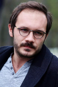 الممثل Deniz Celiloglu