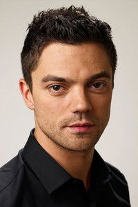 الممثل Dominic Cooper