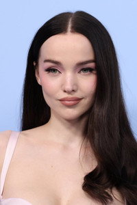 الممثل Dove Cameron
