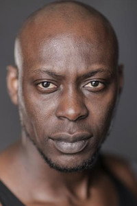 الممثل Edward Apeagyei