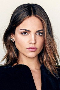 الممثل Eiza González