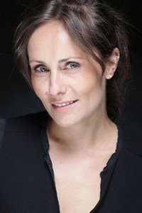 الممثل Elisabeth Duda