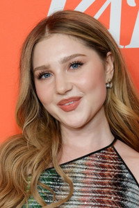 الممثل Ella Anderson