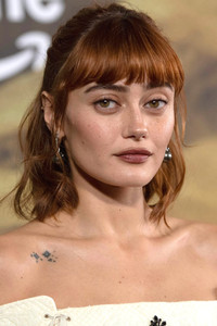 الممثل Ella Purnell