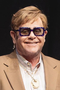 الممثل Elton John