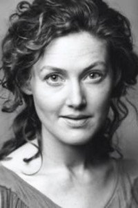 الممثل Emma Cleasby