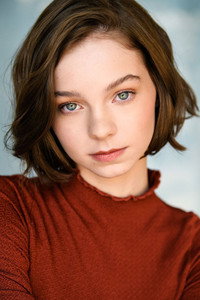 الممثل Emma Myers