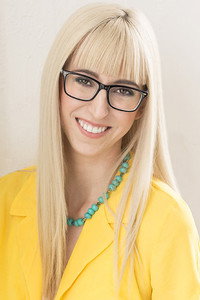 الممثل Erika Harlacher
