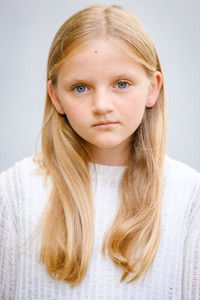 الممثل Erin Ainsworth