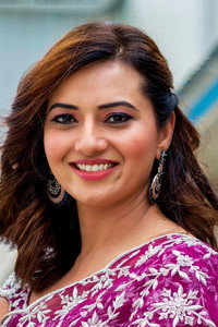 الممثل Esha Chawla