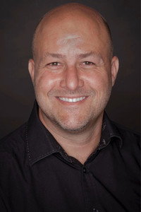 المخرج Evan Jacobs