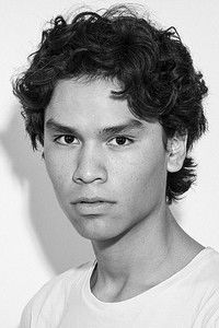 الممثل Forrest Goodluck