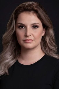 الممثل Gözde Seda Altuner