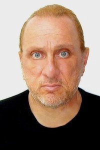 الممثل Geoffrey Giuliano
