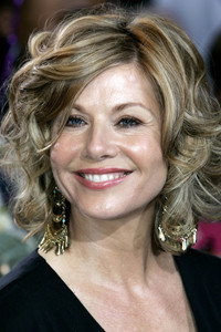 الممثل Glynis Barber