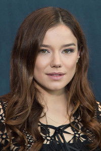 الممثل Hanna Mangan Lawrence