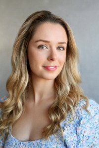 الممثل Hannah Pauley