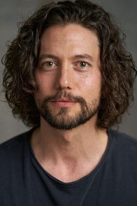 الممثل Jackson Rathbone