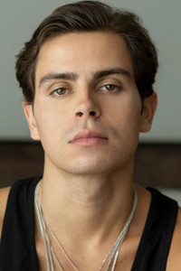 الممثل Jake T. Austin