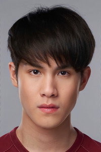 الممثل Jaonaay Jinjett Wattanasin
