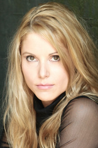 الممثل Jennifer Bryer