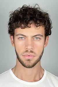 الممثل Jhullian Carlsson