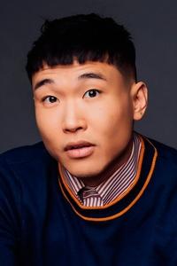 الممثل Joel Kim Booster