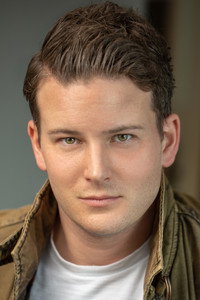 الممثل Jon McLaren